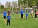 Laatste training S.K.N.W.K. JO9-1 van seizoen 2022-2023 (partijtje tegen de ouders) (159/178)